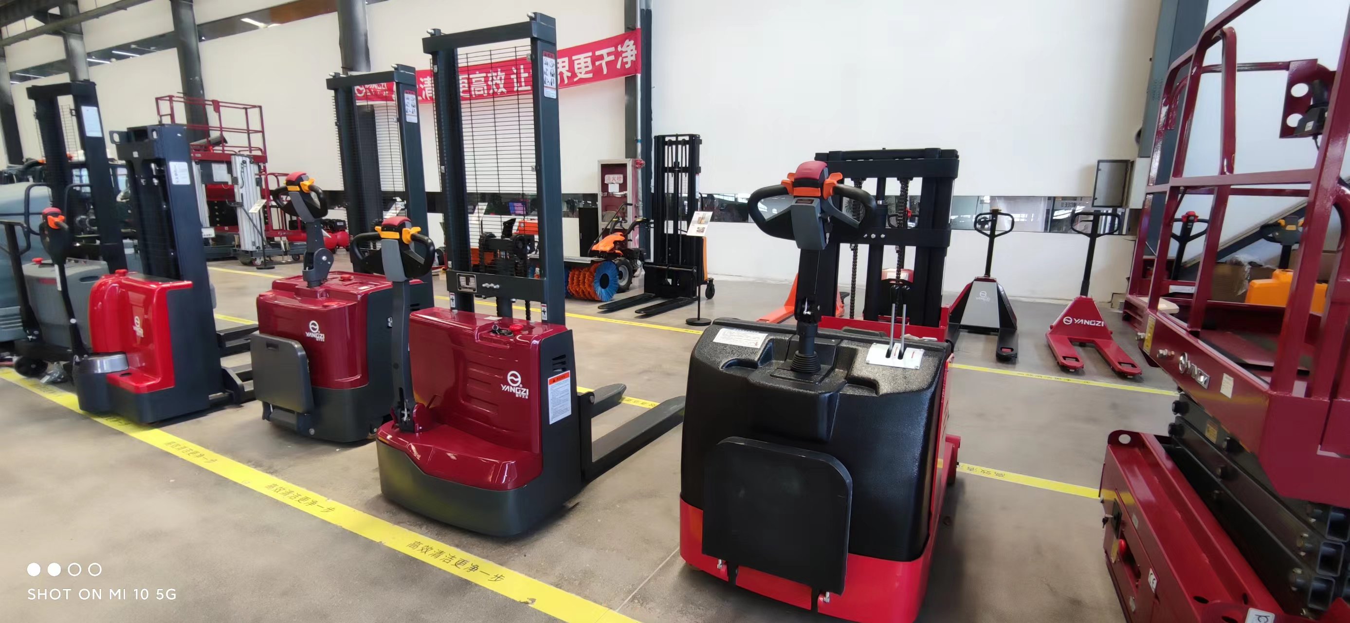 揚(yáng)子步行式全電動(dòng)堆高車(chē)質(zhì)量如何